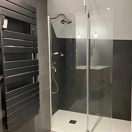 De La Prison En Toutes Libertes בית הארחה אספאיו